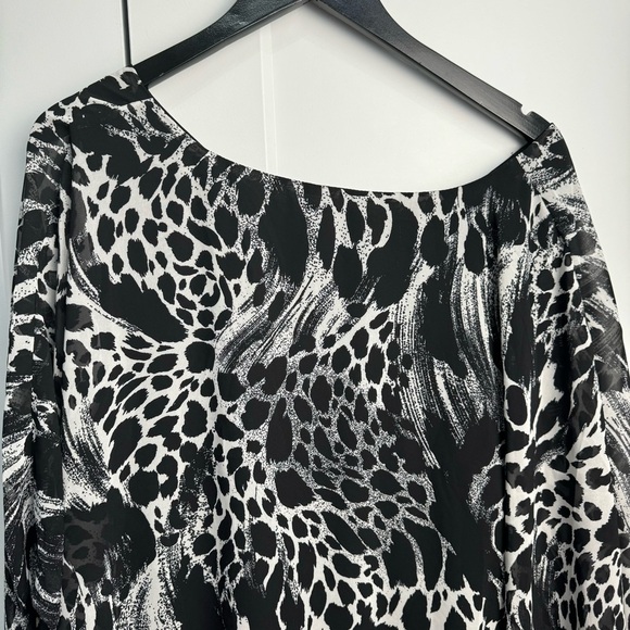 Arna York Collection Bella Overlay Top Black Animal Print Size 18 20 - Picture 6 of 7